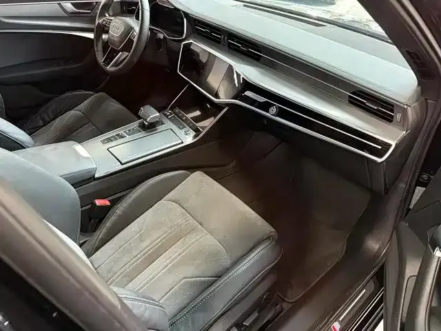 Audi A6L 2022 из CN, фото 2