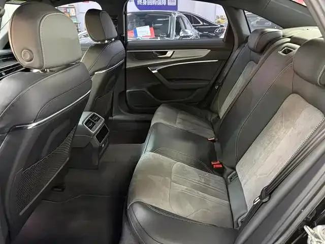 Audi A6L 2022 из CN, фото 8