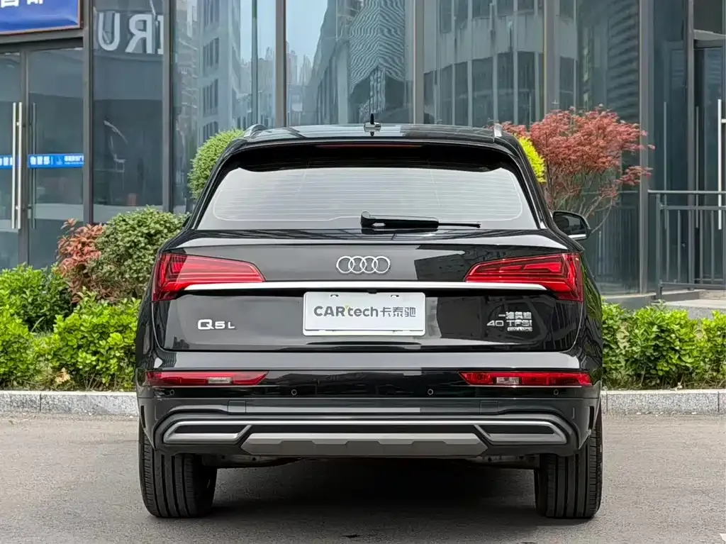 Audi Q5L — фото 3