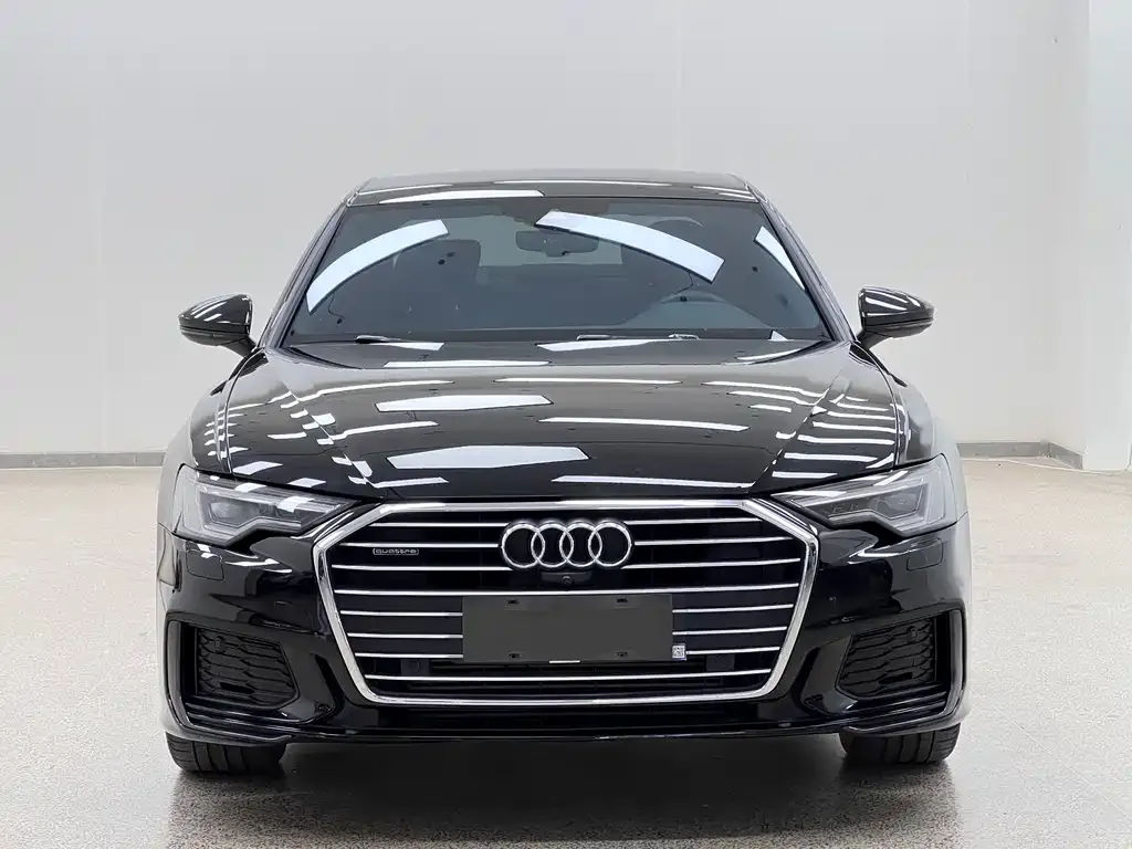 Audi A6L — фото 1