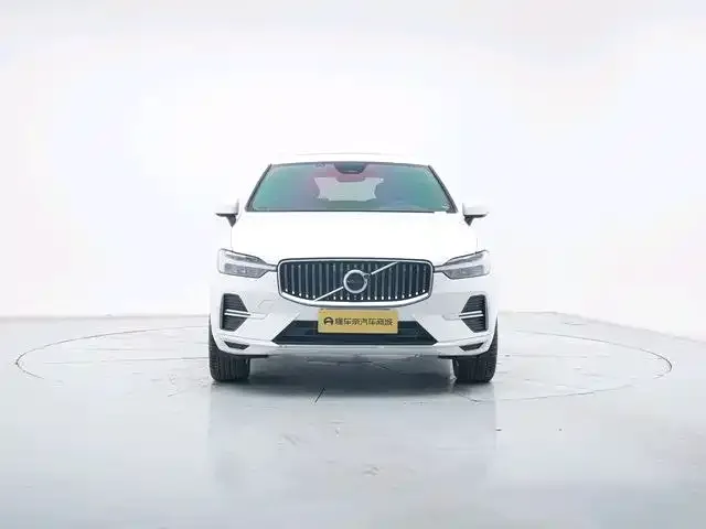 Volvo XC60 — фото 6