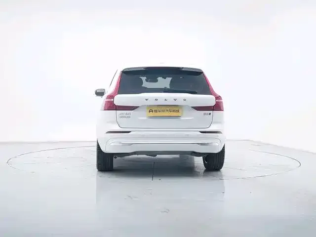 Volvo XC60 — фото 4