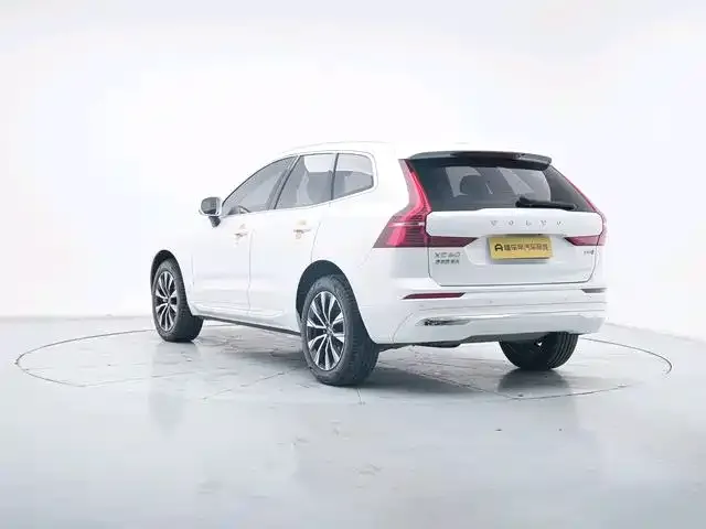 Volvo XC60 — фото 7