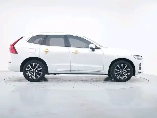 Volvo XC60 — фото 3