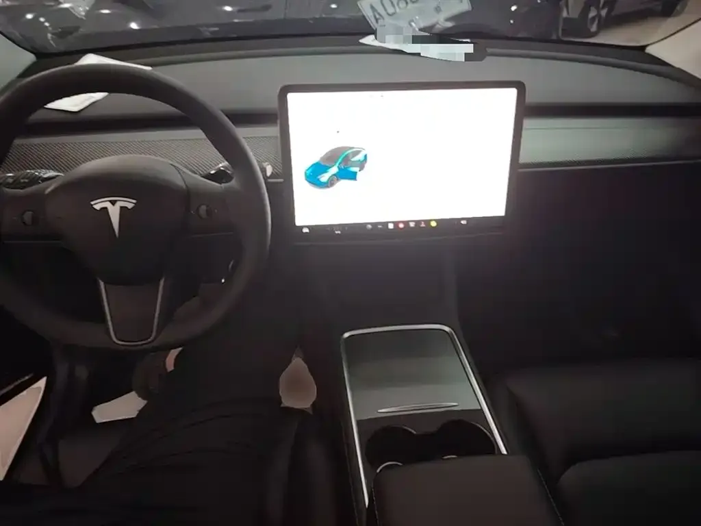 Tesla Model Y — фото 2