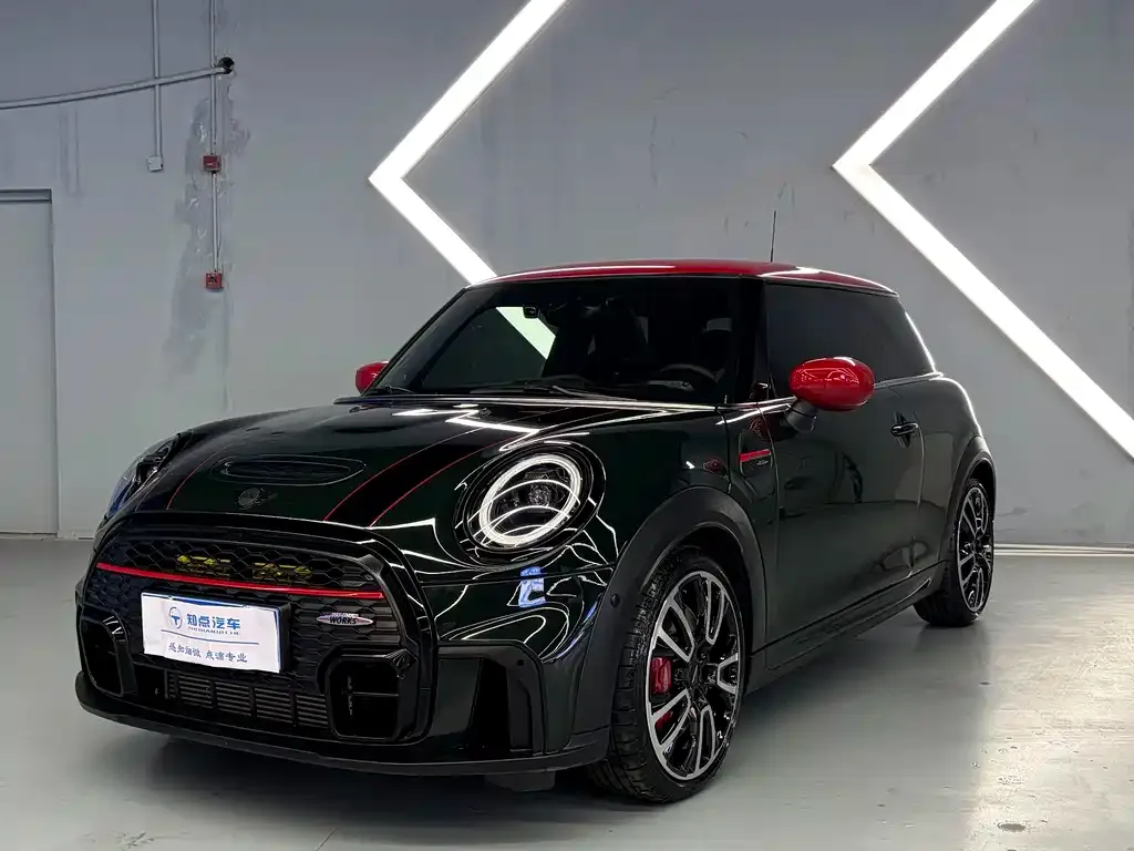 MINI JCW (John Cooper Works) — фото 1