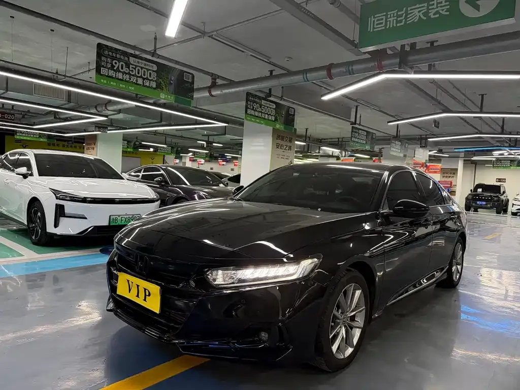 Honda Accord — фото 1