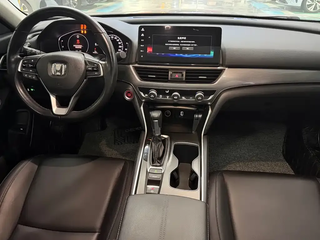 Honda Accord — фото 9