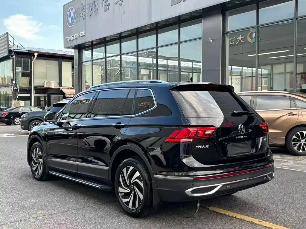 Volkswagen Tiguan L — фото 8