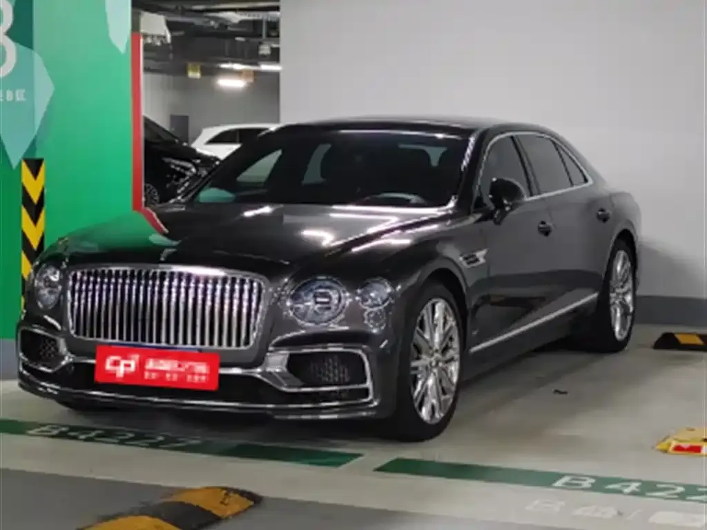 Bentley Flying Spur — фото 1