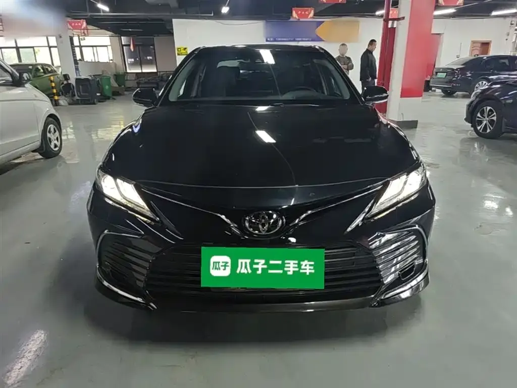 Toyota Camry — фото 5