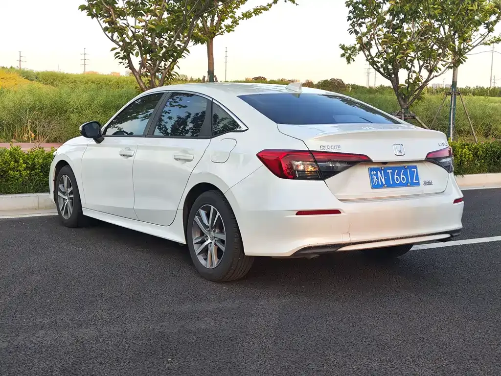 Honda Civic — фото 10