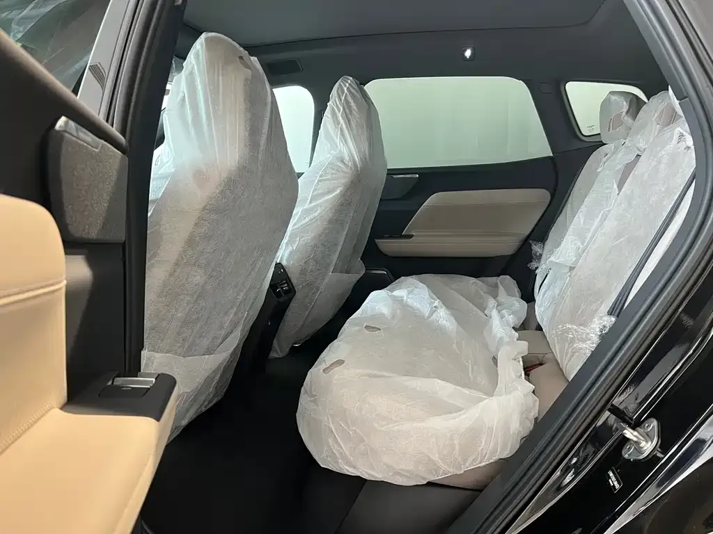 Volvo XC70 Plug-in Hybrid 2026 из CN, фото 5