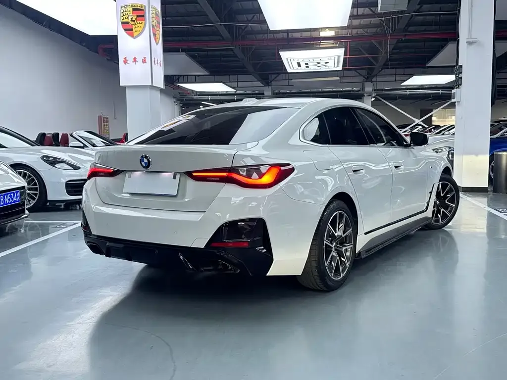 BMW 4 Series 2022 из CN, фото 2
