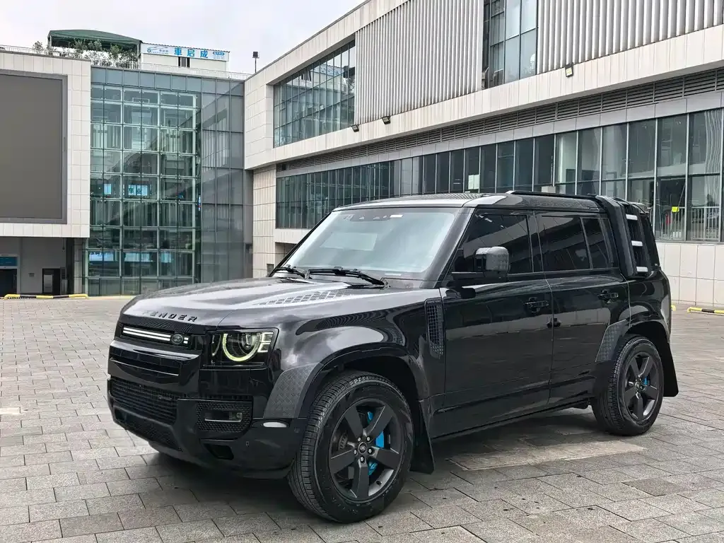 Land Rover Defender — фото 1