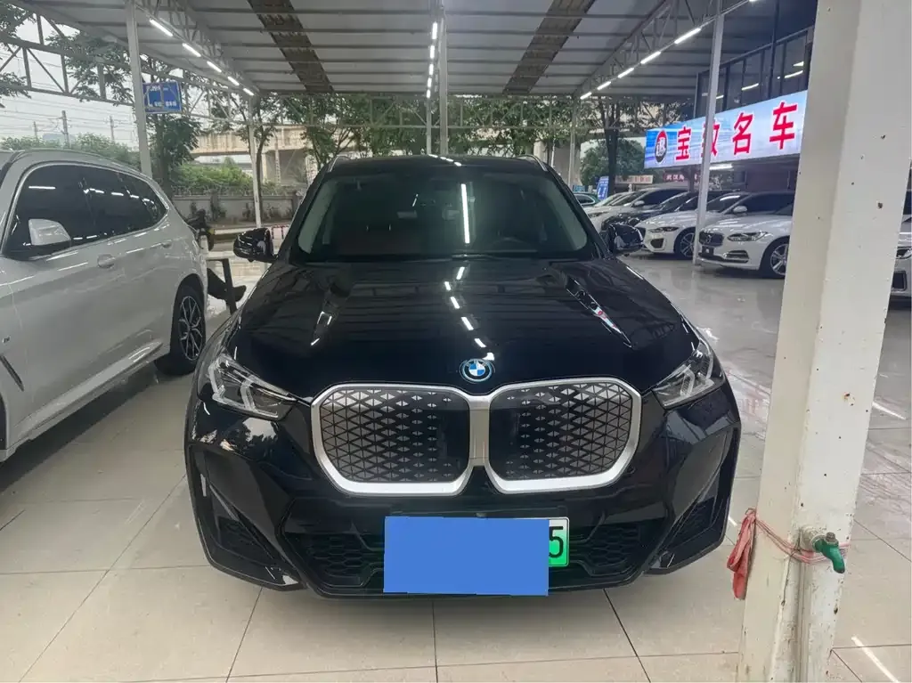 BMW iX1 2024 из CN, фото 10