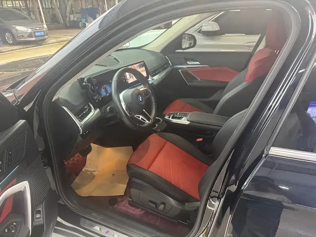 BMW iX1 2024 из CN, фото 7