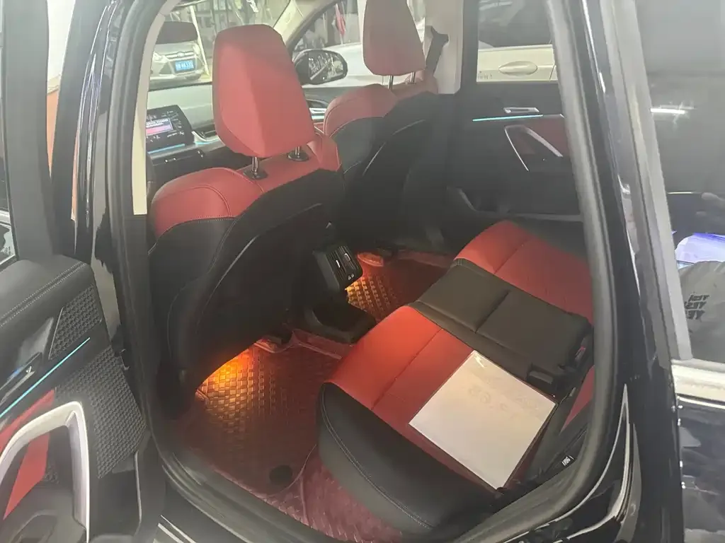 BMW iX1 2024 из CN, фото 3