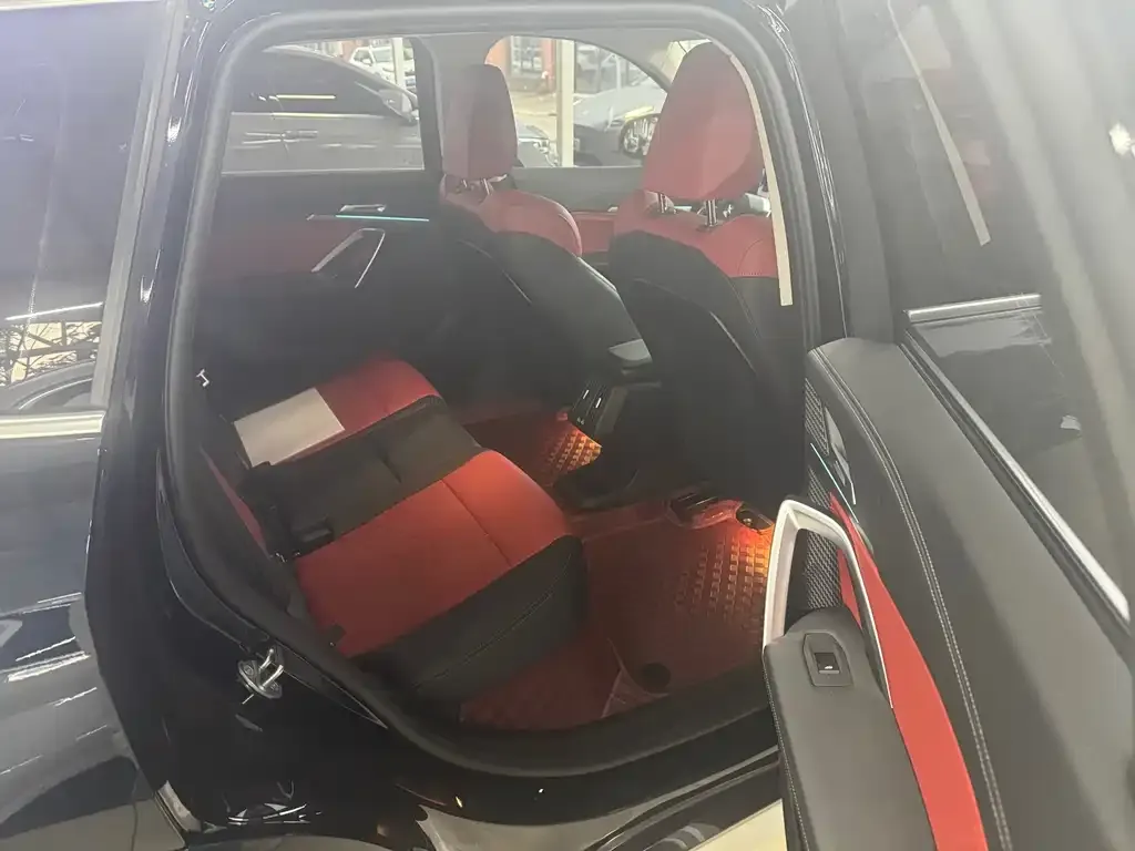 BMW iX1 2024 из CN, фото 4