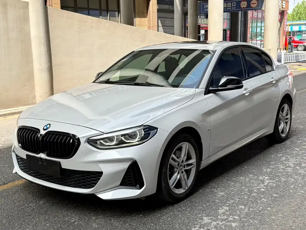 BMW 1 Series — фото 1
