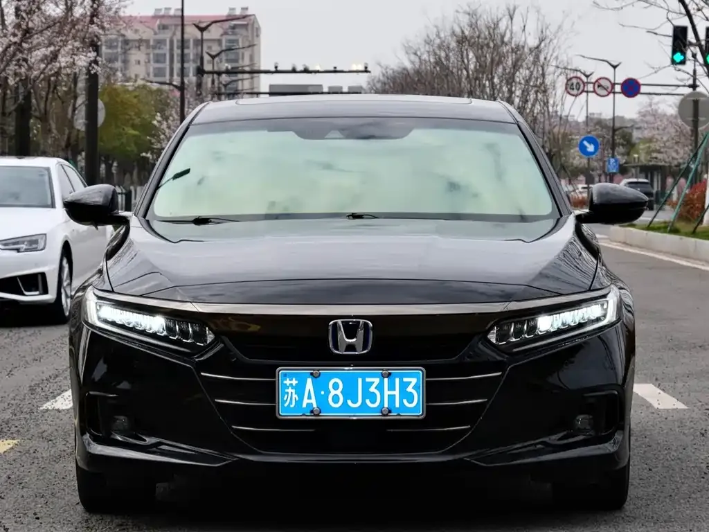 Honda Accord — фото 10