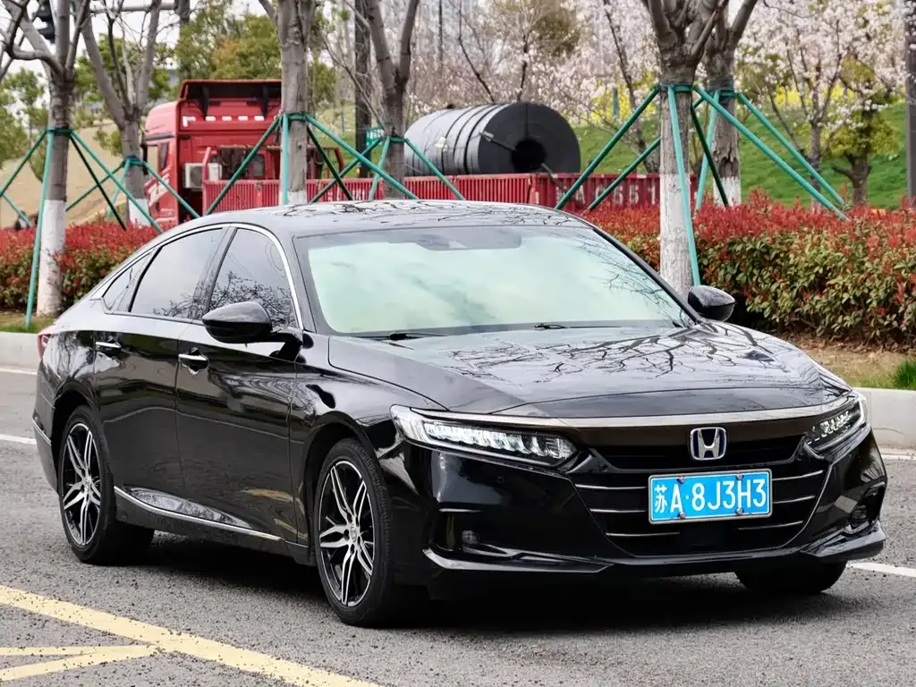 Honda Accord — фото 9