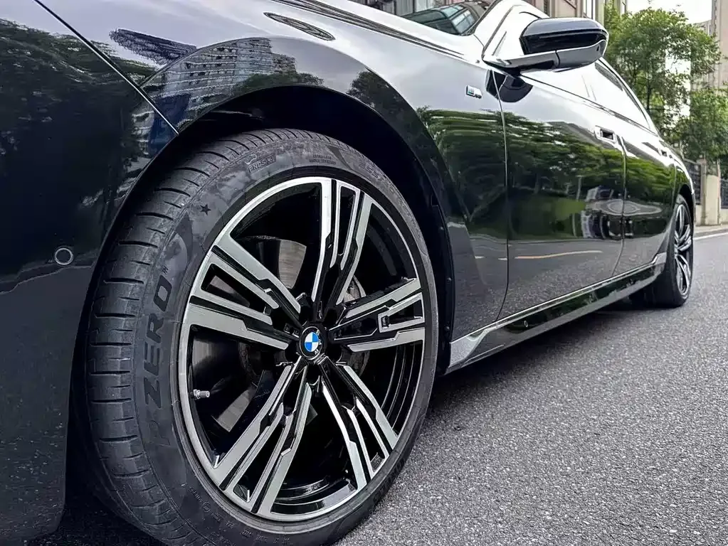 BMW 7 Series — фото 5
