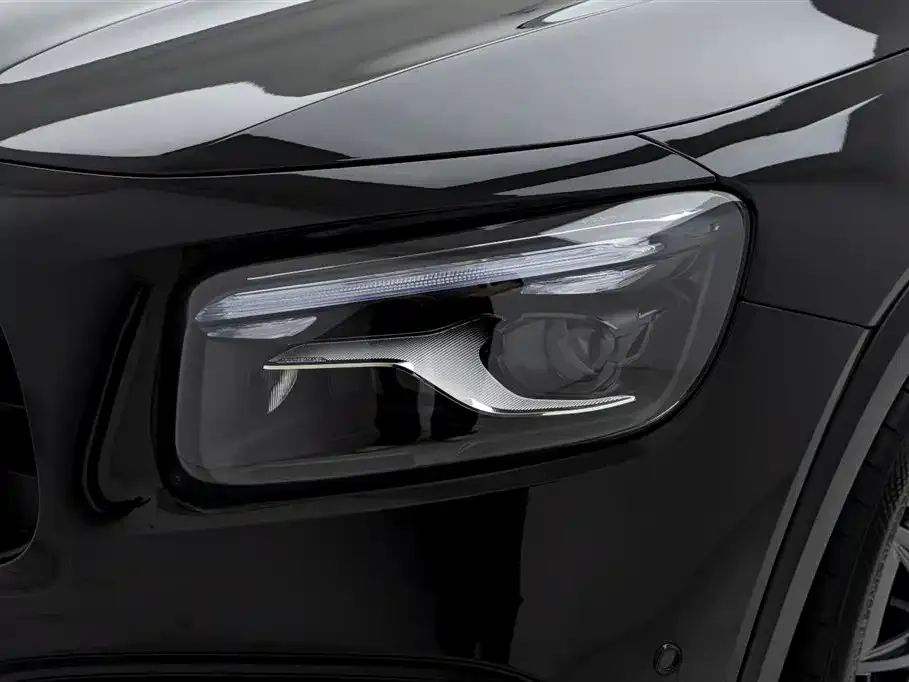 Mercedes-Benz GLB AMG — фото 4