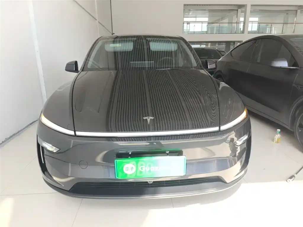 Tesla Model Y — фото 5