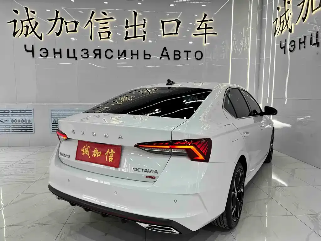 Skoda Octavia — фото 5