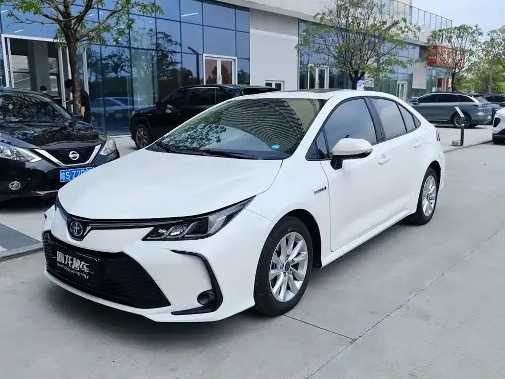 Toyota Corolla — фото 1
