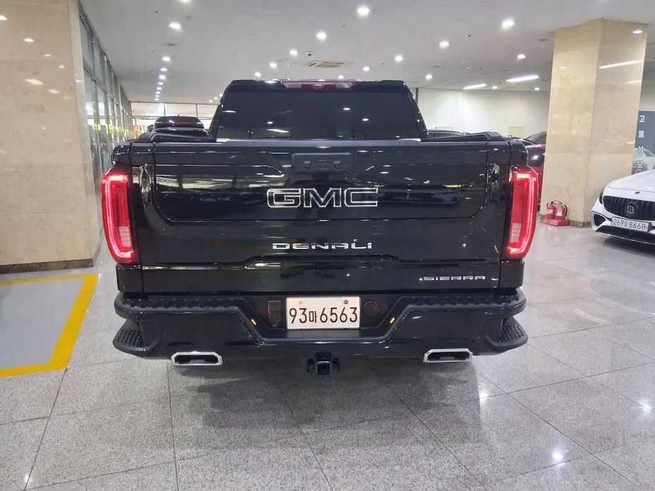 GMC Sierra 2023 из KR, фото 8
