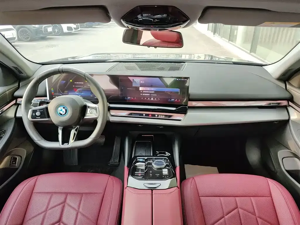 BMW i5 — фото 8
