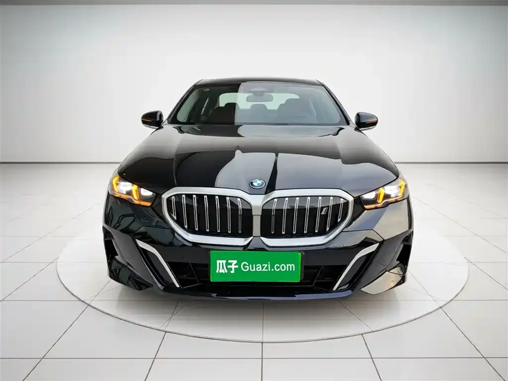 BMW i5 — фото 2