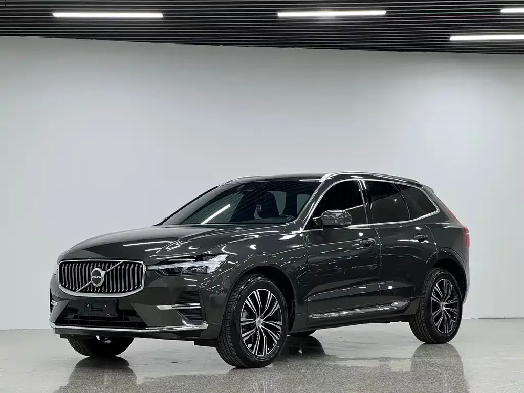 Volvo XC60 — фото 1