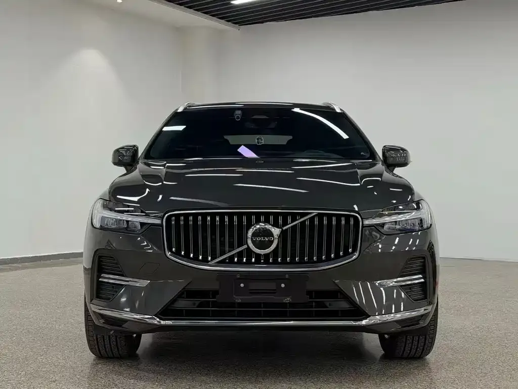 Volvo XC60 — фото 10