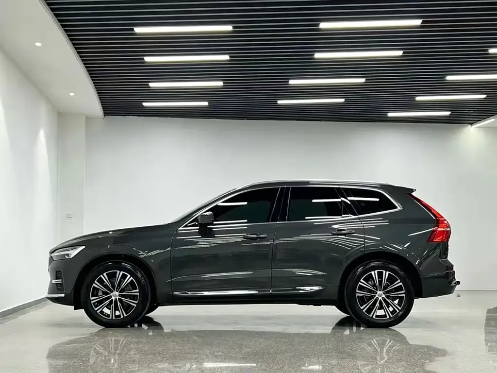 Volvo XC60 — фото 9