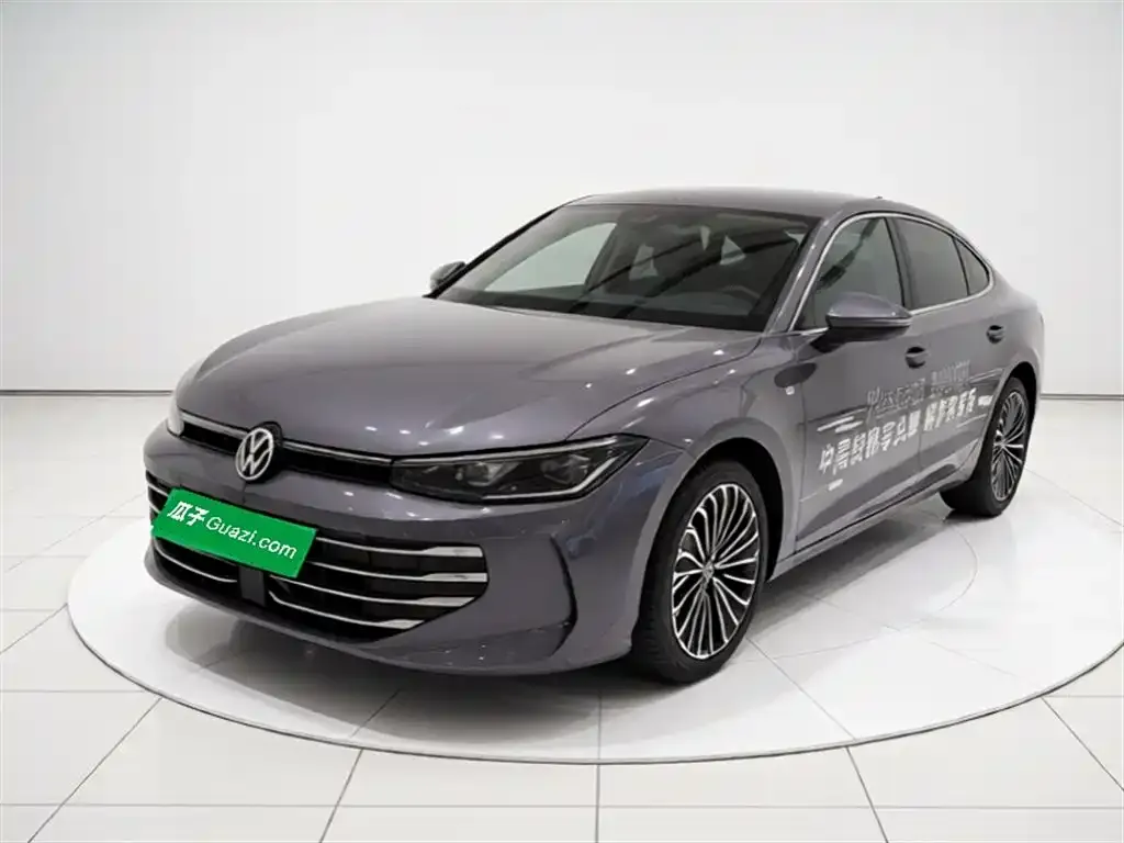 Volkswagen Passat — фото 1
