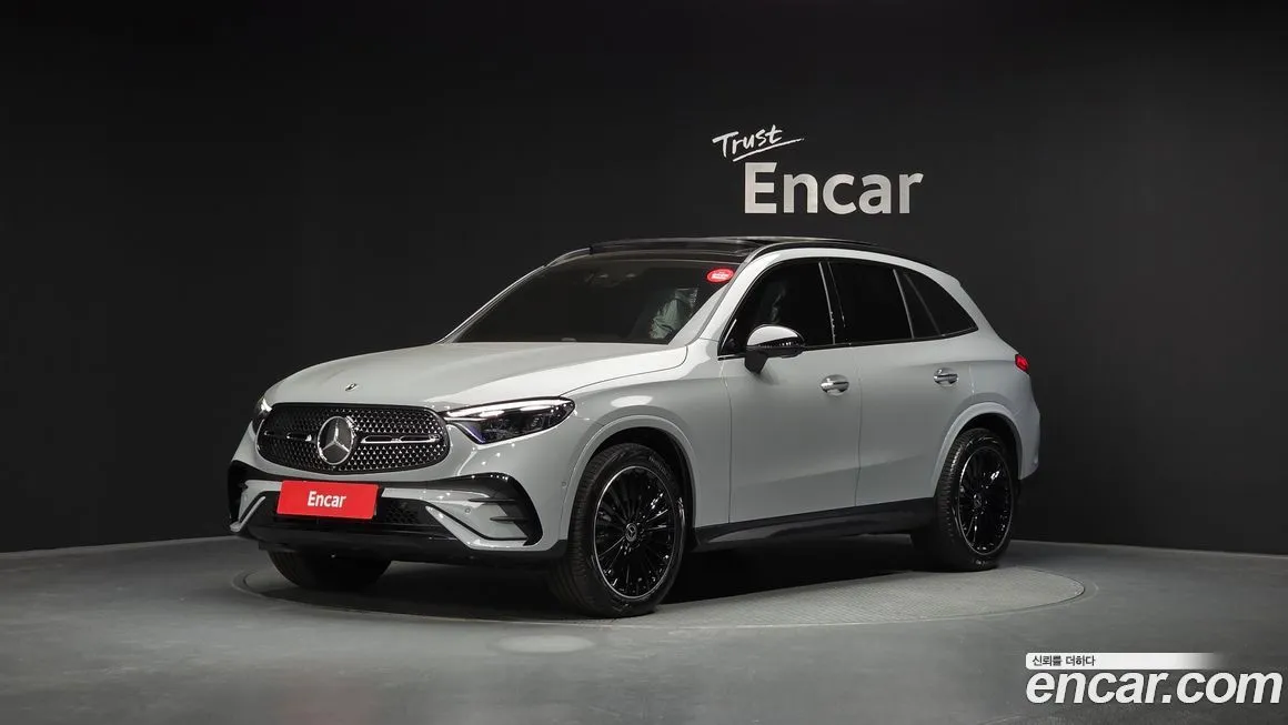 Mercedes-Benz GLC-Class GLC 300 4MATIC Avantgarde 1