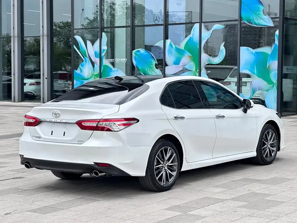 Toyota Camry 2021 из CN, фото 2