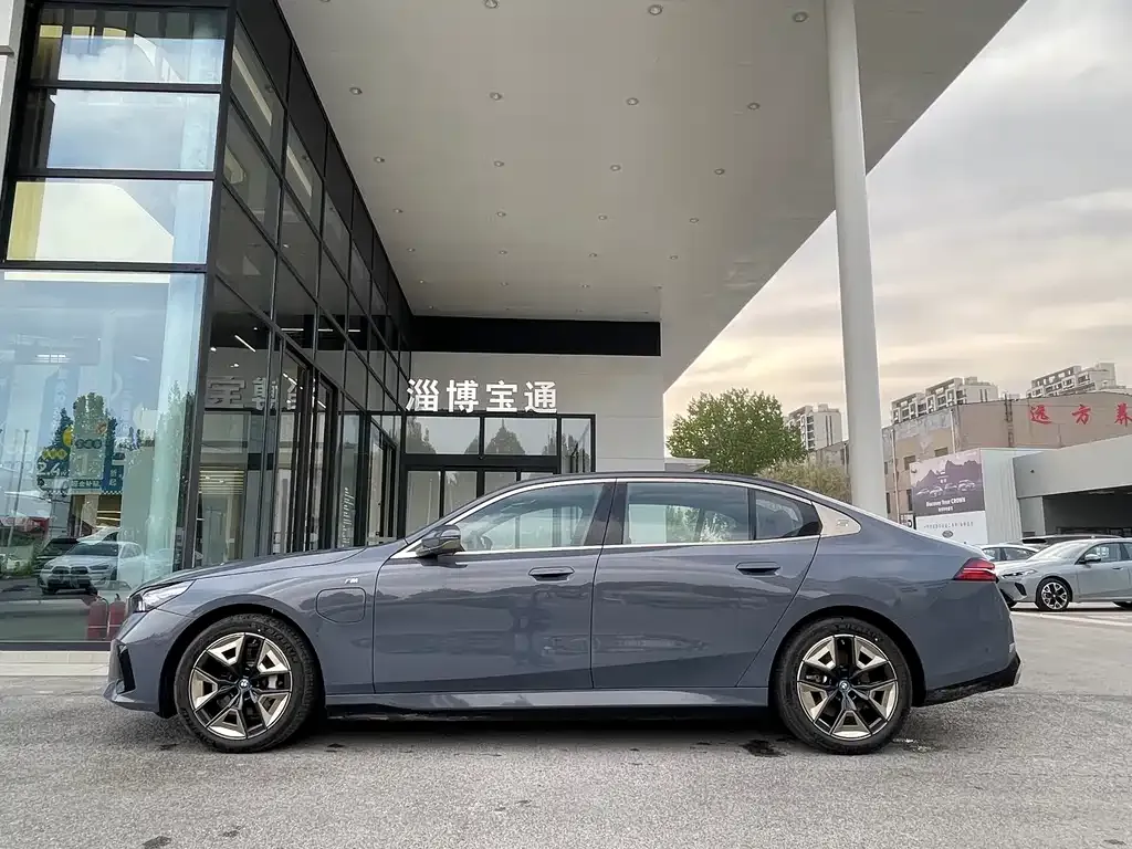 BMW i5 2024 из CN, фото 9