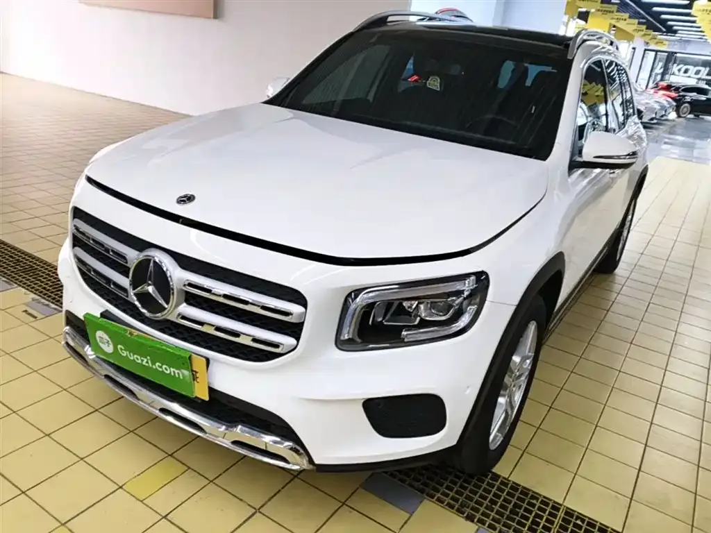Mercedes-Benz GLB — фото 1
