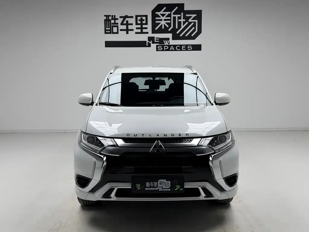Mitsubishi Outlander 2021 из CN, фото 7