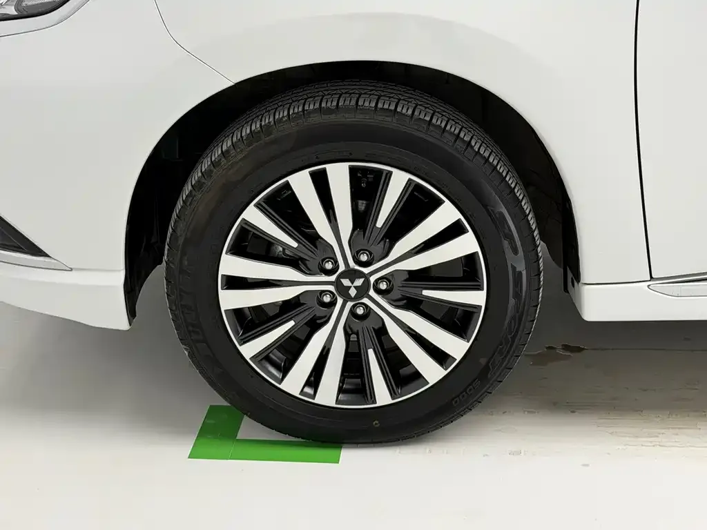 Mitsubishi Outlander 2021 из CN, фото 9