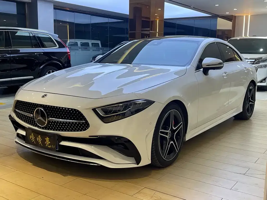 Mercedes-Benz CLS — фото 1