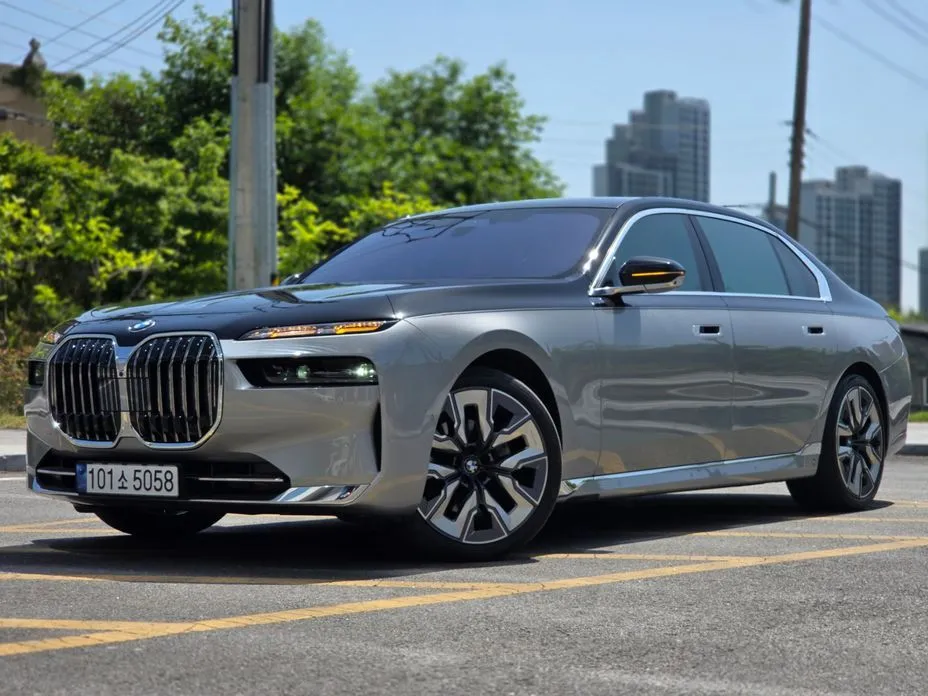 BMW 7-Series