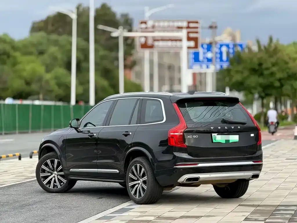 Volvo XC90 PHEV 2021 из CN, фото 2