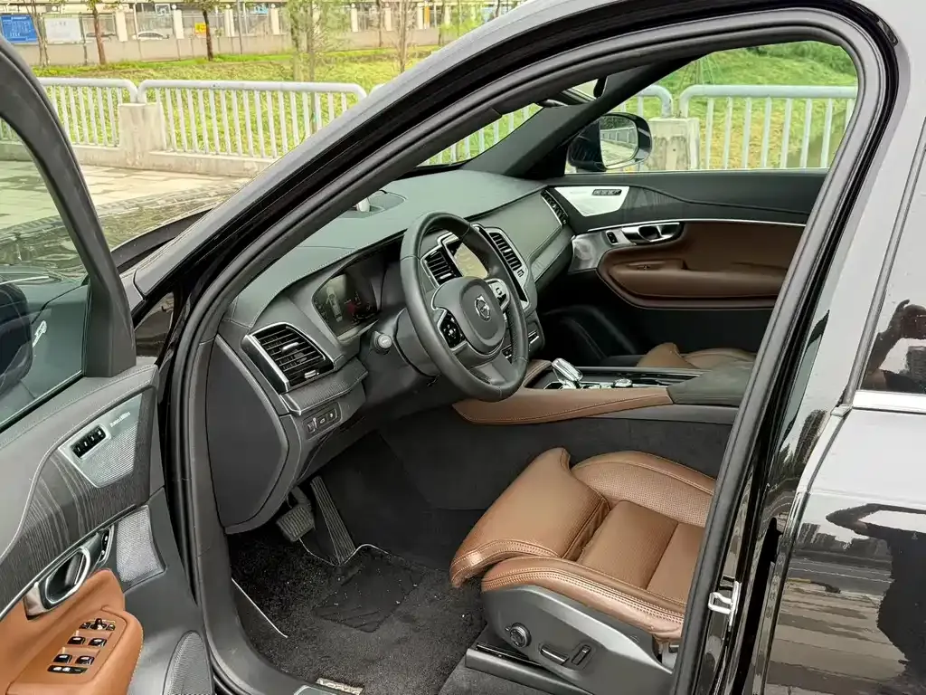 Volvo XC90 PHEV 2021 из CN, фото 8