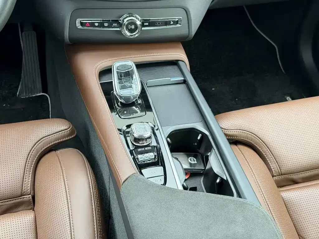 Volvo XC90 PHEV 2021 из CN, фото 4