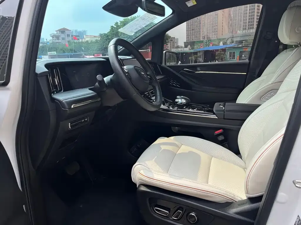 GAC Motor Trumpchi M8 — фото 6